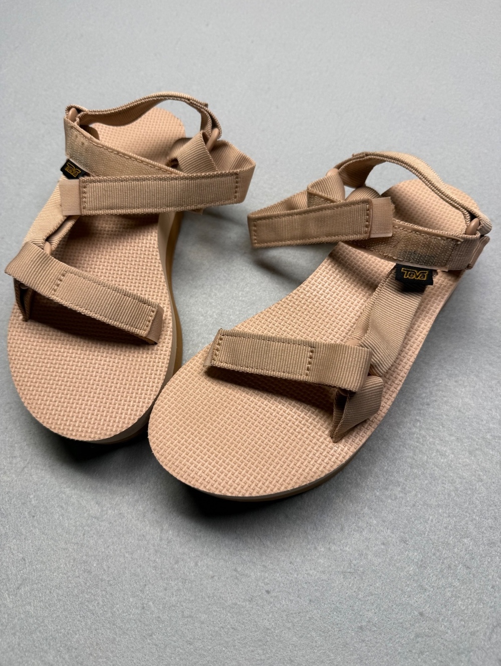Teva Women's Size 8 Tan Adjustable Strap Sport Sandals
